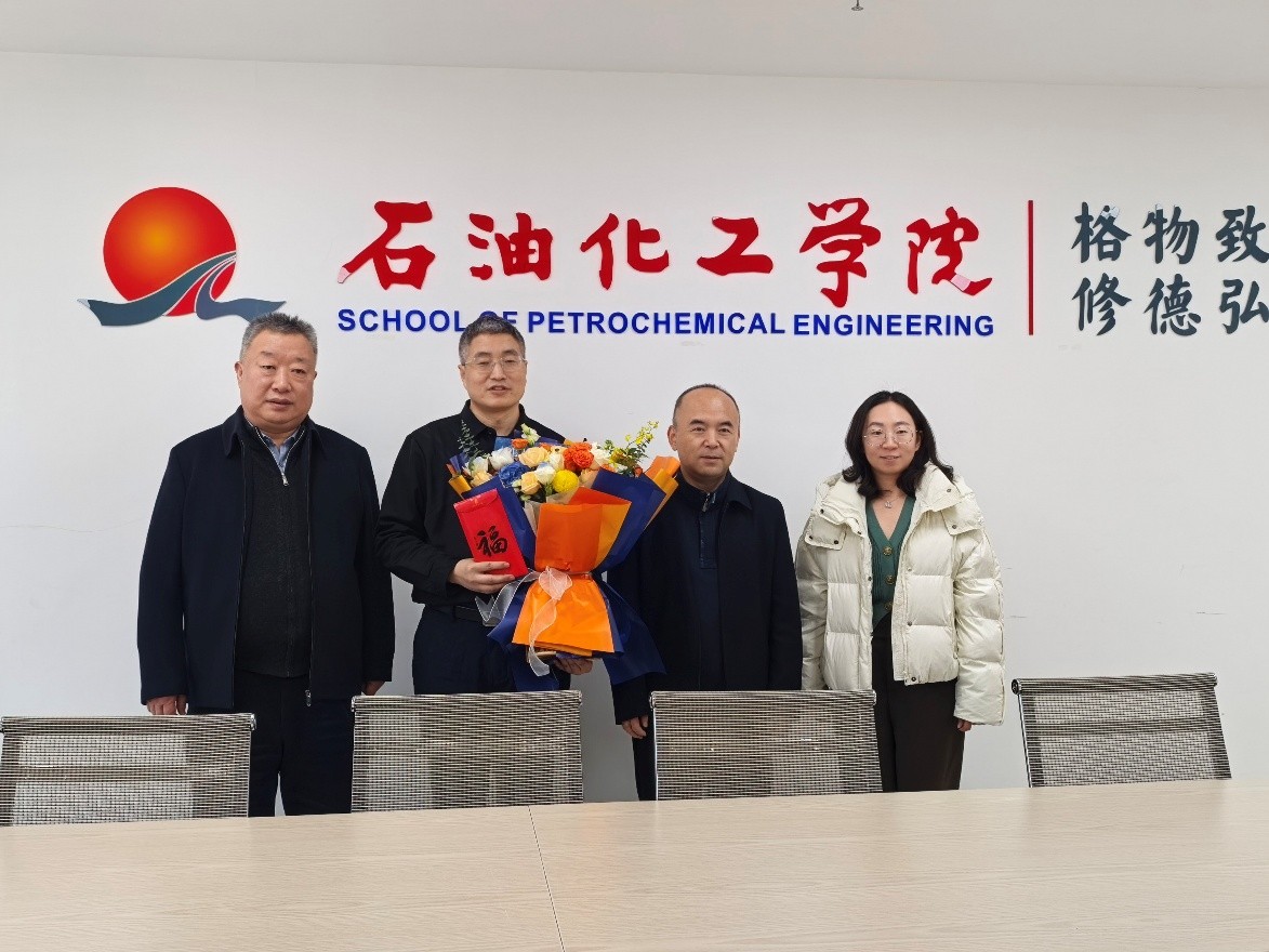 甘肃省科协慰问懂球体育李世友教授